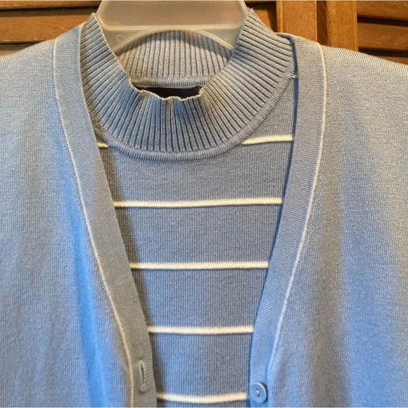 Vintage Van Heusen Powder Blue & White Cardigan Set - Picture 6 of 16